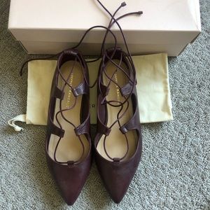 On trend! Loeffler Randall flats in burgundy ♥️